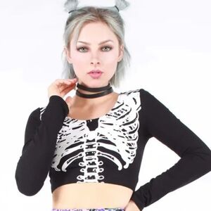 IRON FIST BLACK CROP TOP SIZE SMALL